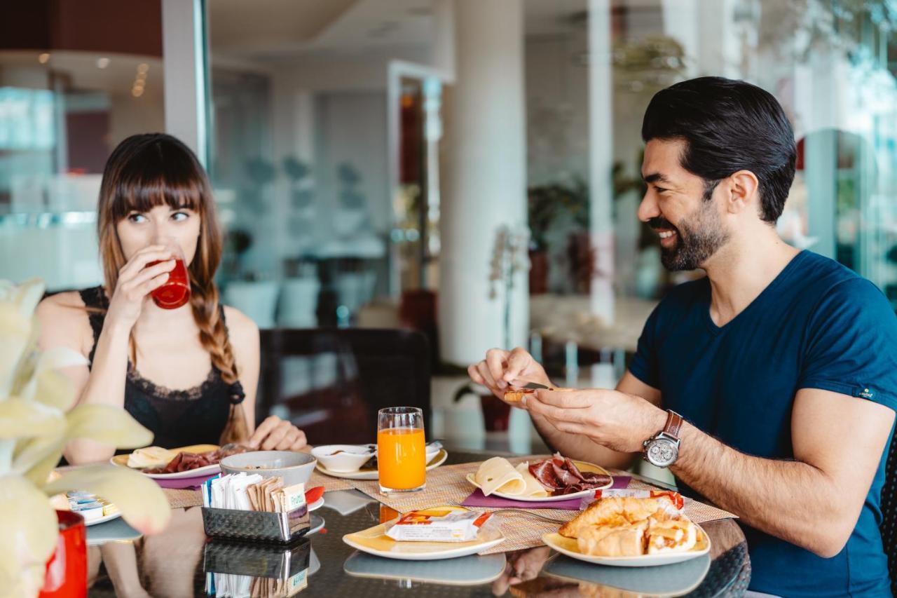 Jazz Hotel Олбия Екстериор снимка