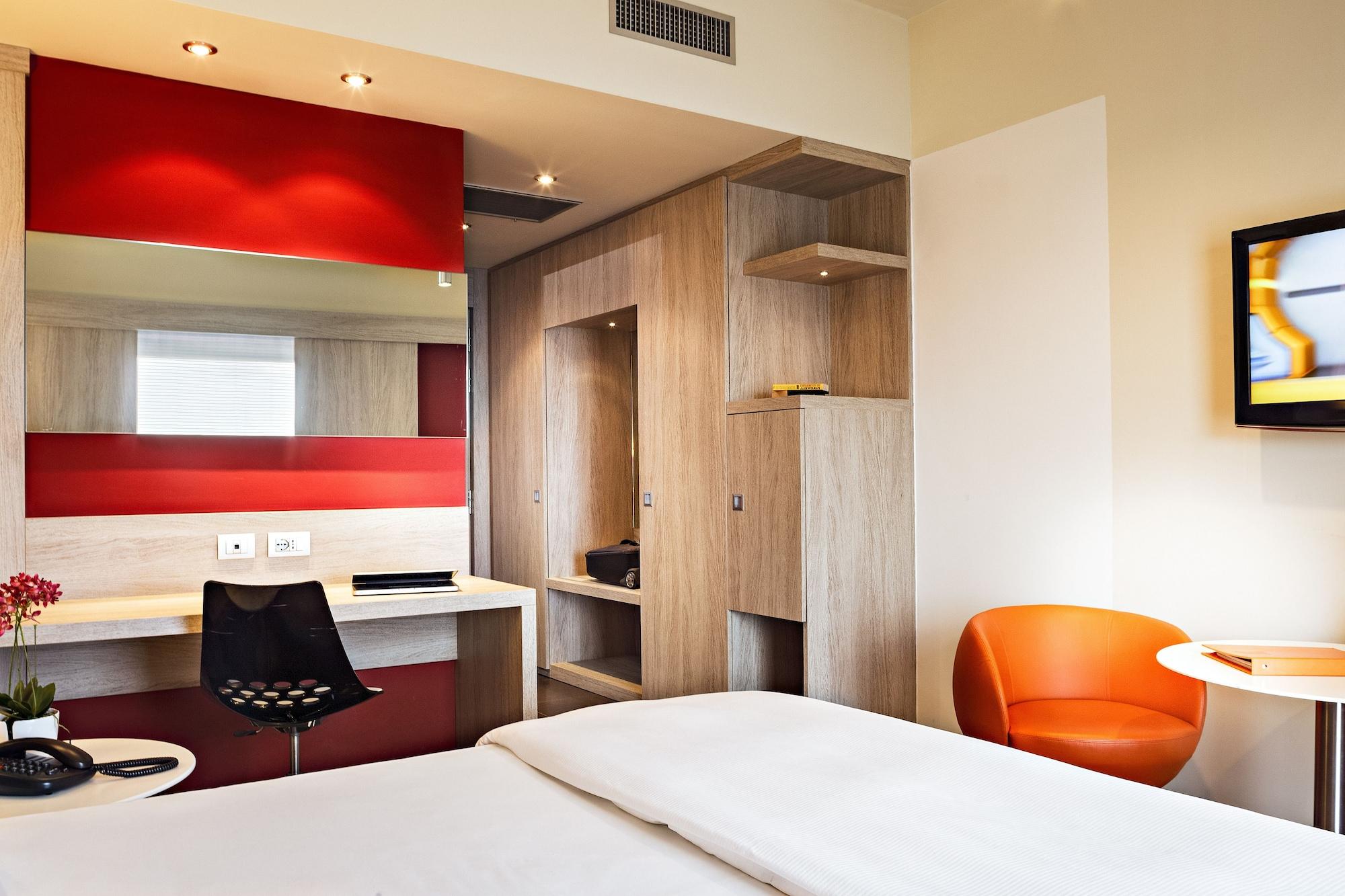 Jazz Hotel Олбия Екстериор снимка
