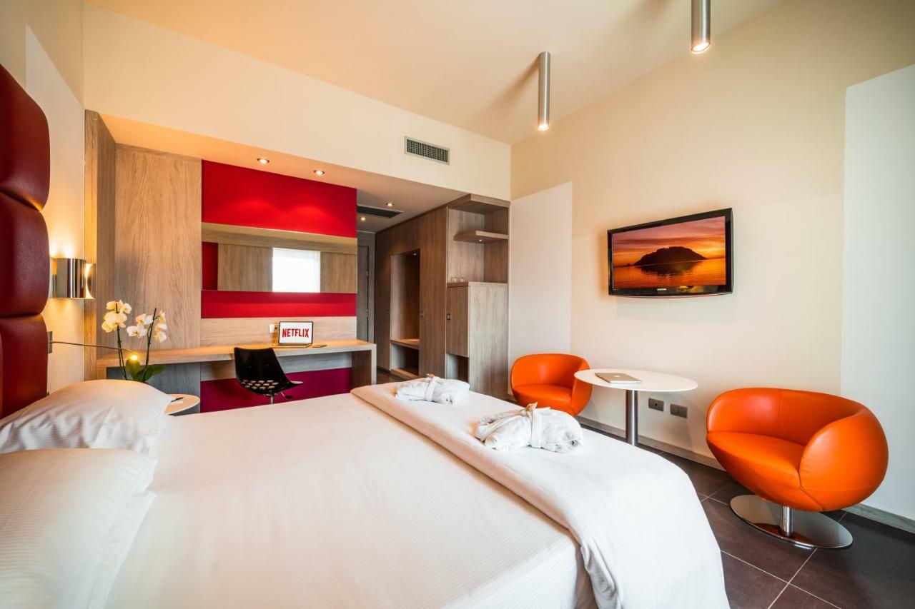 Jazz Hotel Олбия Екстериор снимка